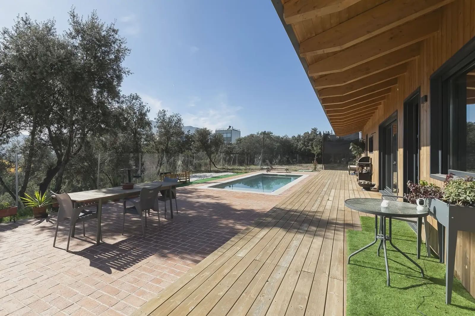 2 soveværelse Villa til salg i Atarfe med swimmingpool - € 393.000 (Ref: 9837648)