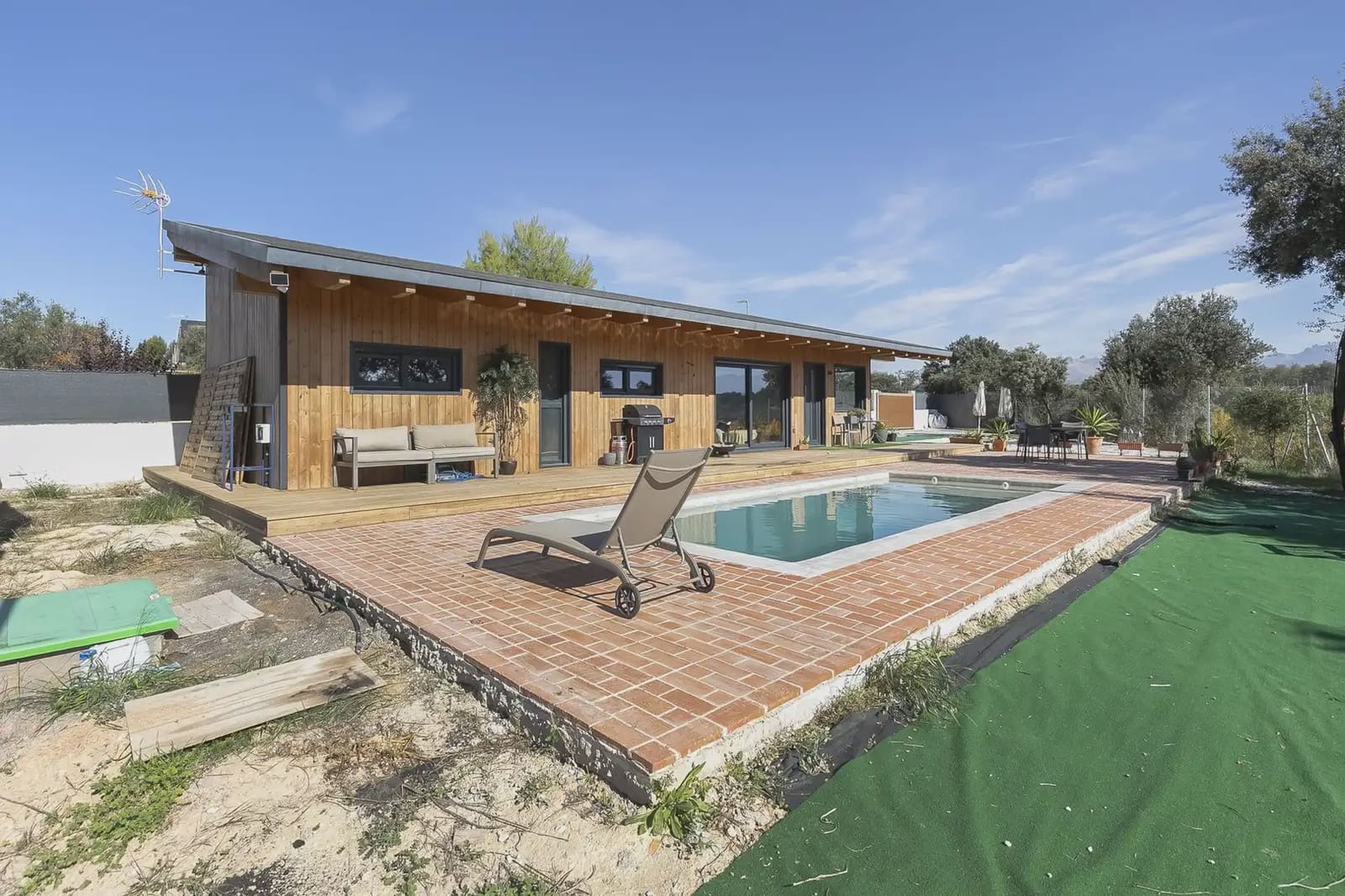 2 soveværelse Villa til salg i Atarfe med swimmingpool - € 393.000 (Ref: 9837648)