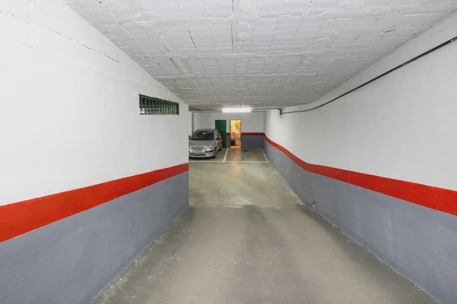 Garage for sale in Granada city - € 40,000 (Ref: 9837650)