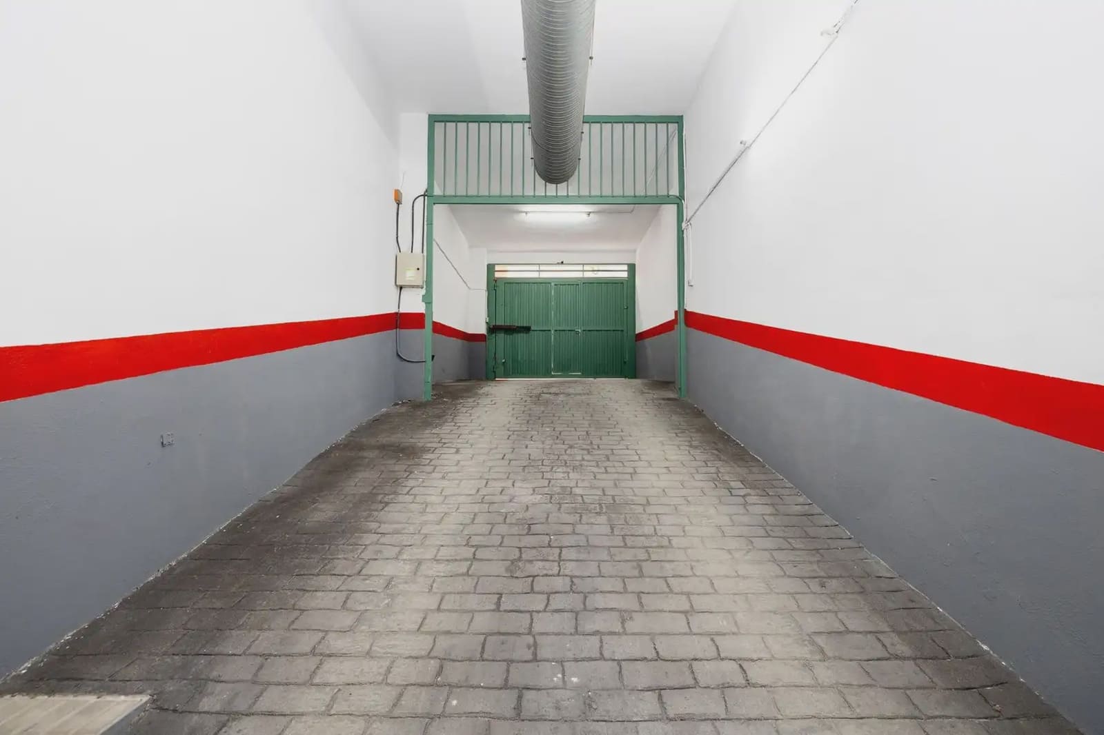 Garage for sale in Granada city - € 40,000 (Ref: 9837650)