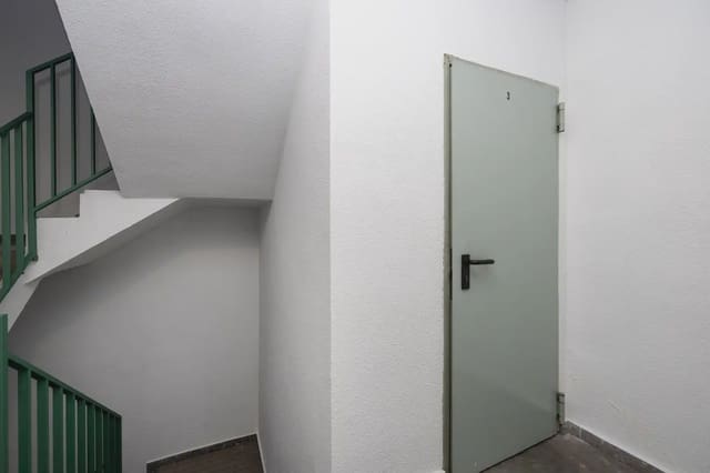 Garage for sale in Figares, Granada city - € 40,000 (Ref: 9837650)