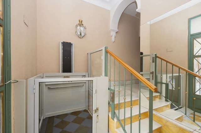 Garage for sale in Figares, Granada city - € 40,000 (Ref: 9837650)