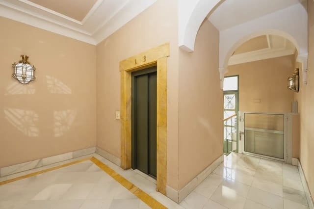 Garage for sale in Figares, Granada city - € 40,000 (Ref: 9837650)