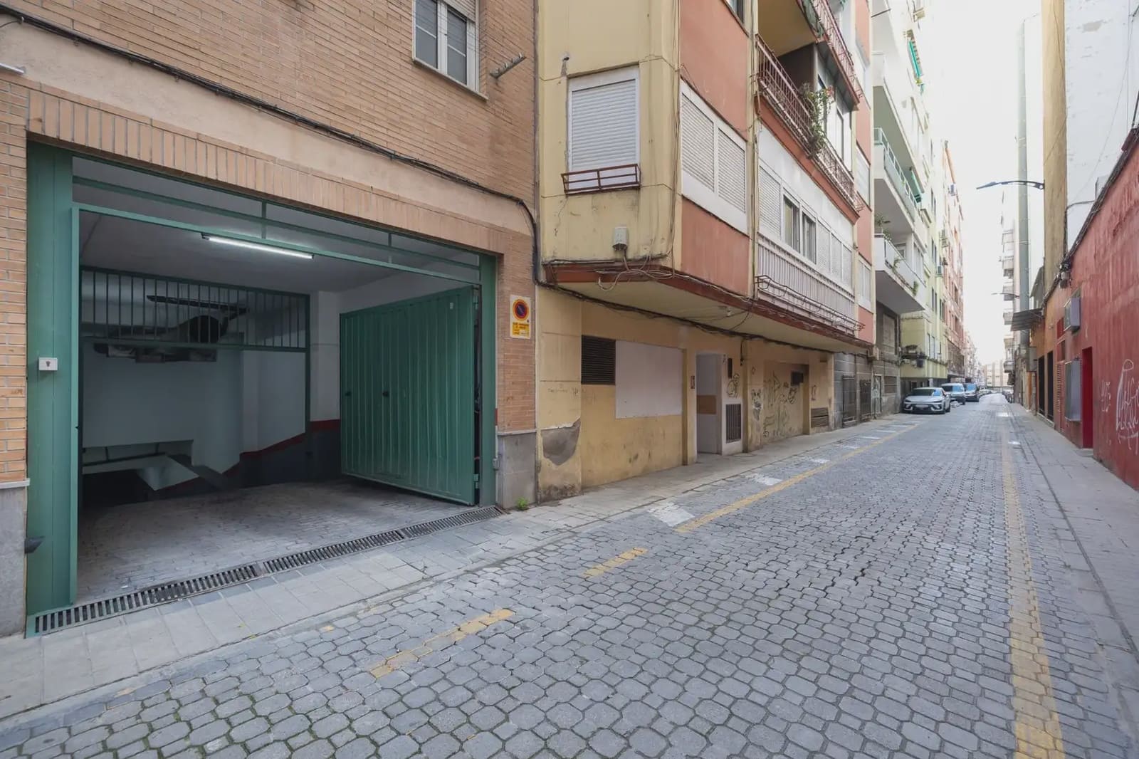 Garage for sale in Granada city - € 40,000 (Ref: 9837650)