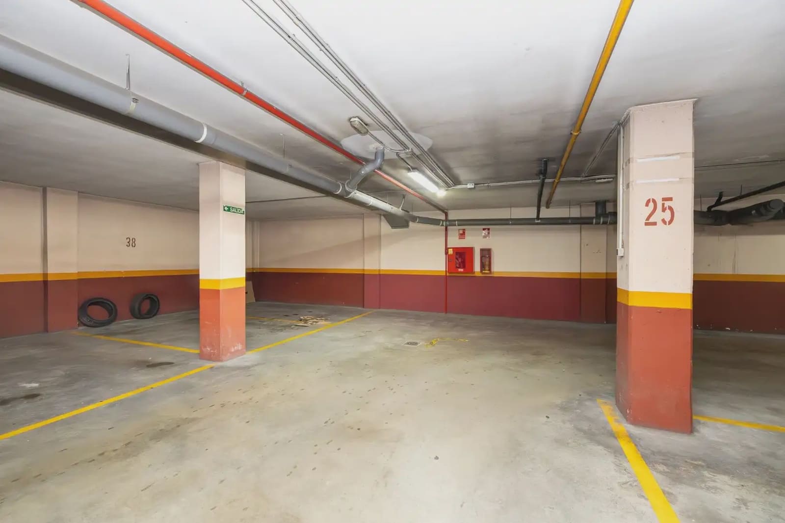 Garage for sale in Granada city - € 46,000 (Ref: 9837651)