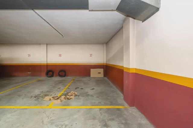 Garage for sale in Camino de Ronda - Rosaleda, Granada city - € 46,000 (Ref: 9837651)