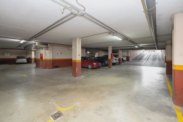 Garage for sale in Camino de Ronda - Rosaleda, Granada city - € 46,000 (Ref: 9837651)