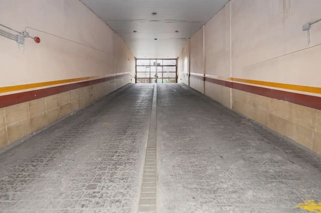 Garage for sale in Camino de Ronda - Rosaleda, Granada city - € 46,000 (Ref: 9837651)
