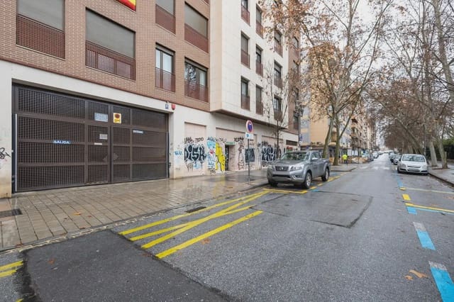 Garage for sale in Camino de Ronda - Rosaleda, Granada city - € 46,000 (Ref: 9837651)