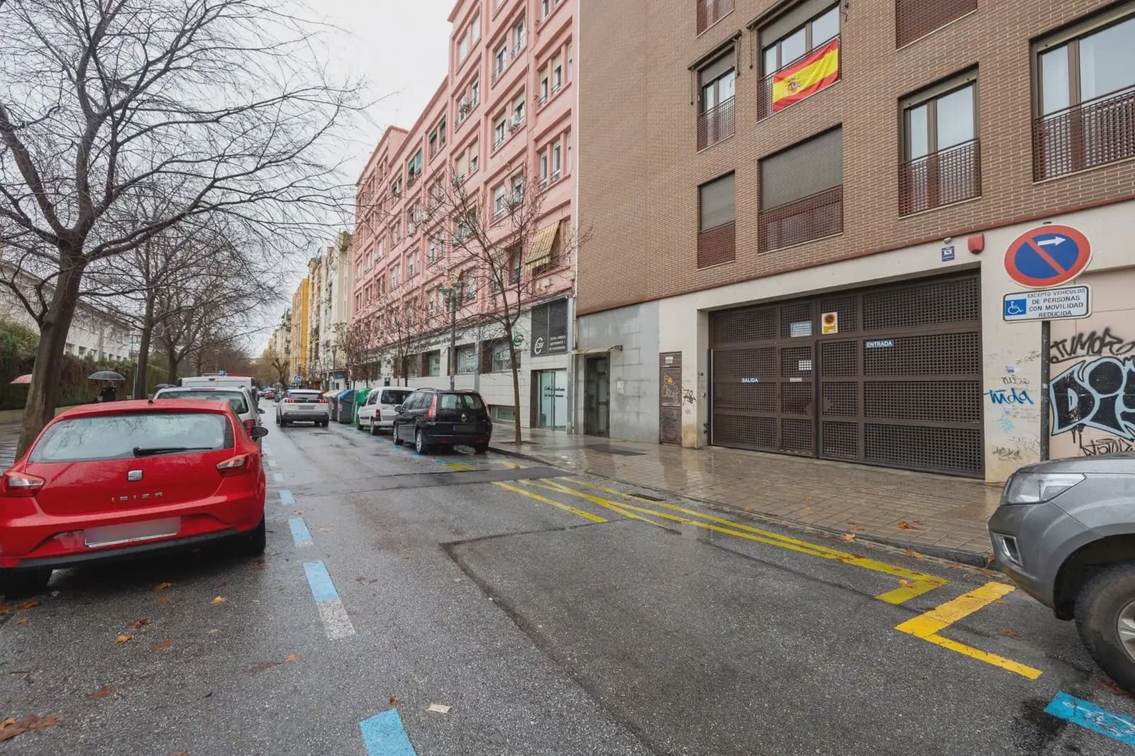 Garage for sale in Granada city - € 46,000 (Ref: 9837651)