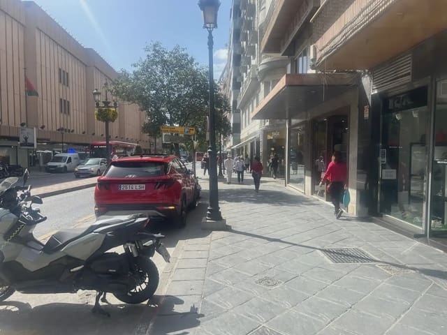 Commercial for rent in San Matías - Realejo, Granada city - € 3,000 (Ref: 9837652)
