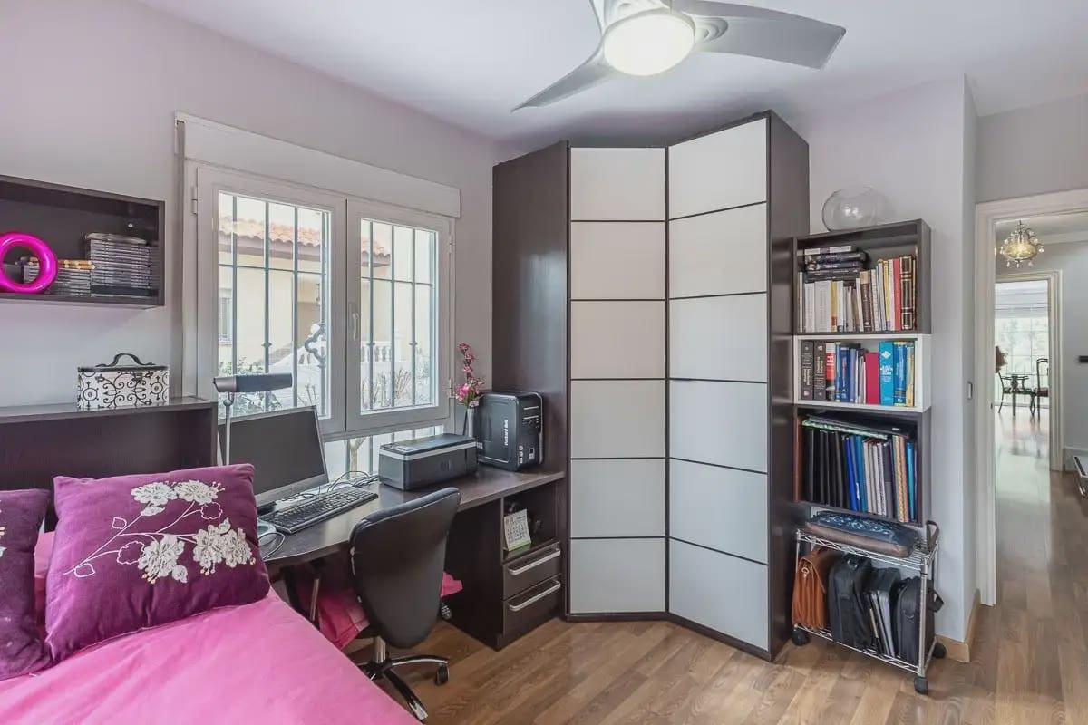 Villa te koop in Alhendin met zwembad garage - € 390.000 (Ref: 9837653)
