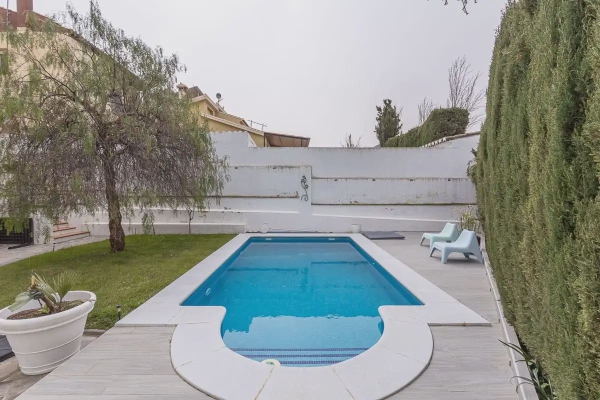 Villa te koop in Alhendin met zwembad garage - € 390.000 (Ref: 9837653)