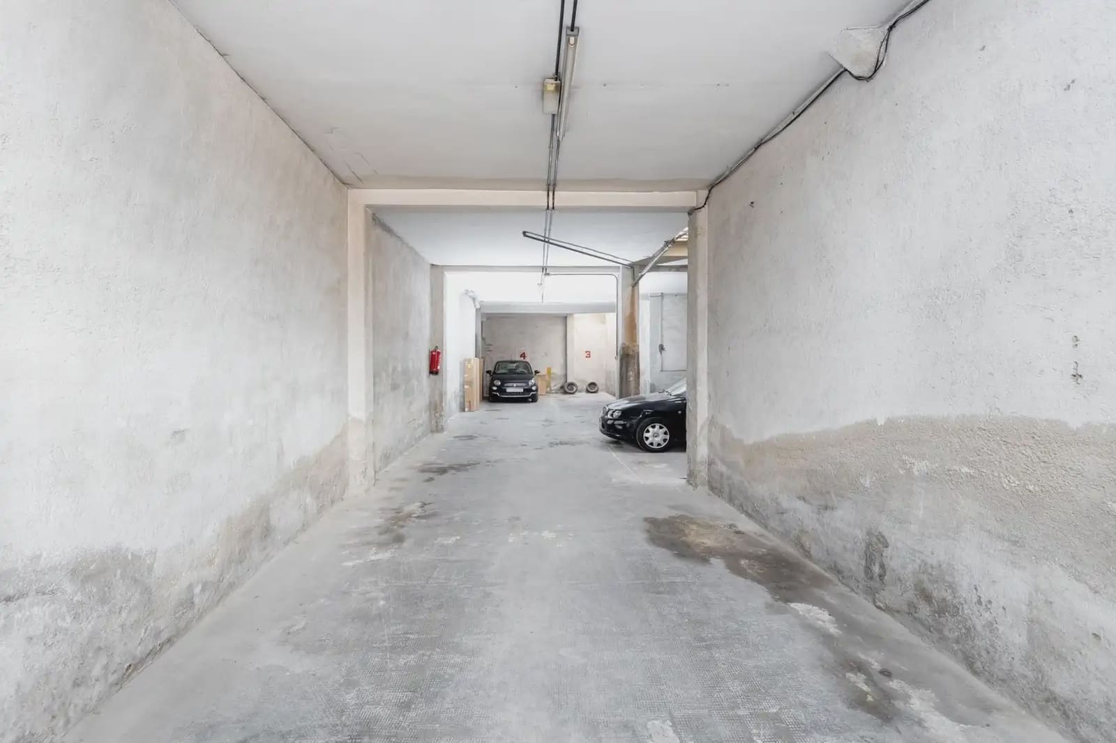 Garage for sale in Granada city - € 40,000 (Ref: 9837654)