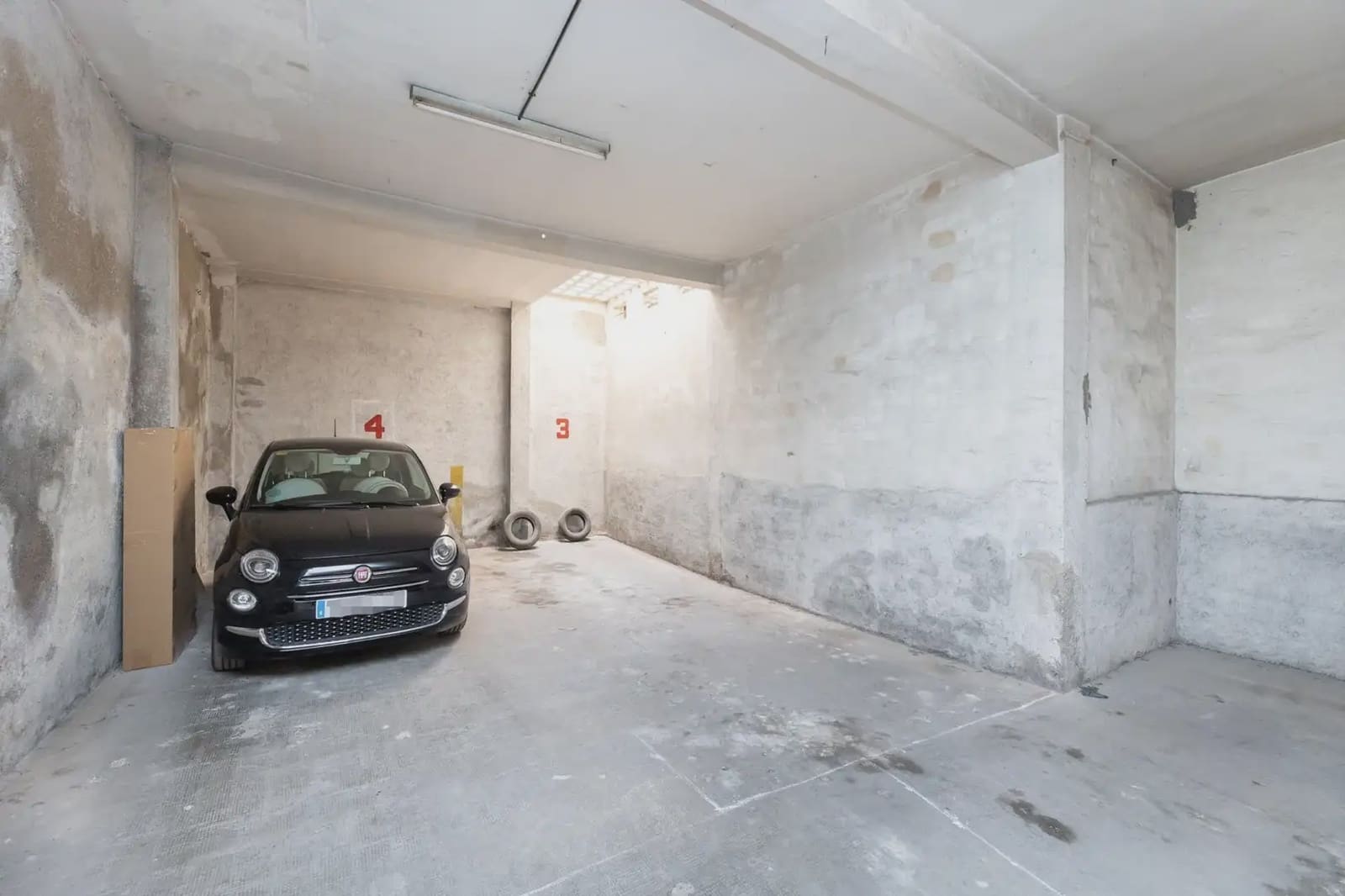 Garage for sale in Granada city - € 40,000 (Ref: 9837654)