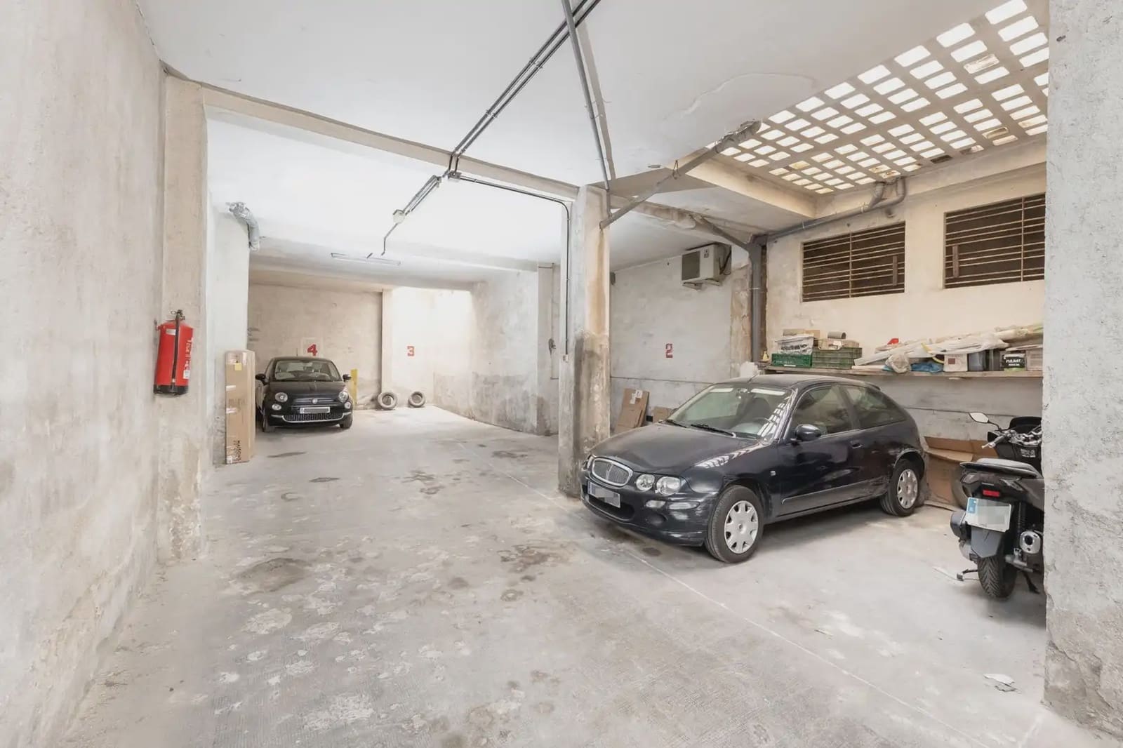 Garage for sale in Granada city - € 40,000 (Ref: 9837654)