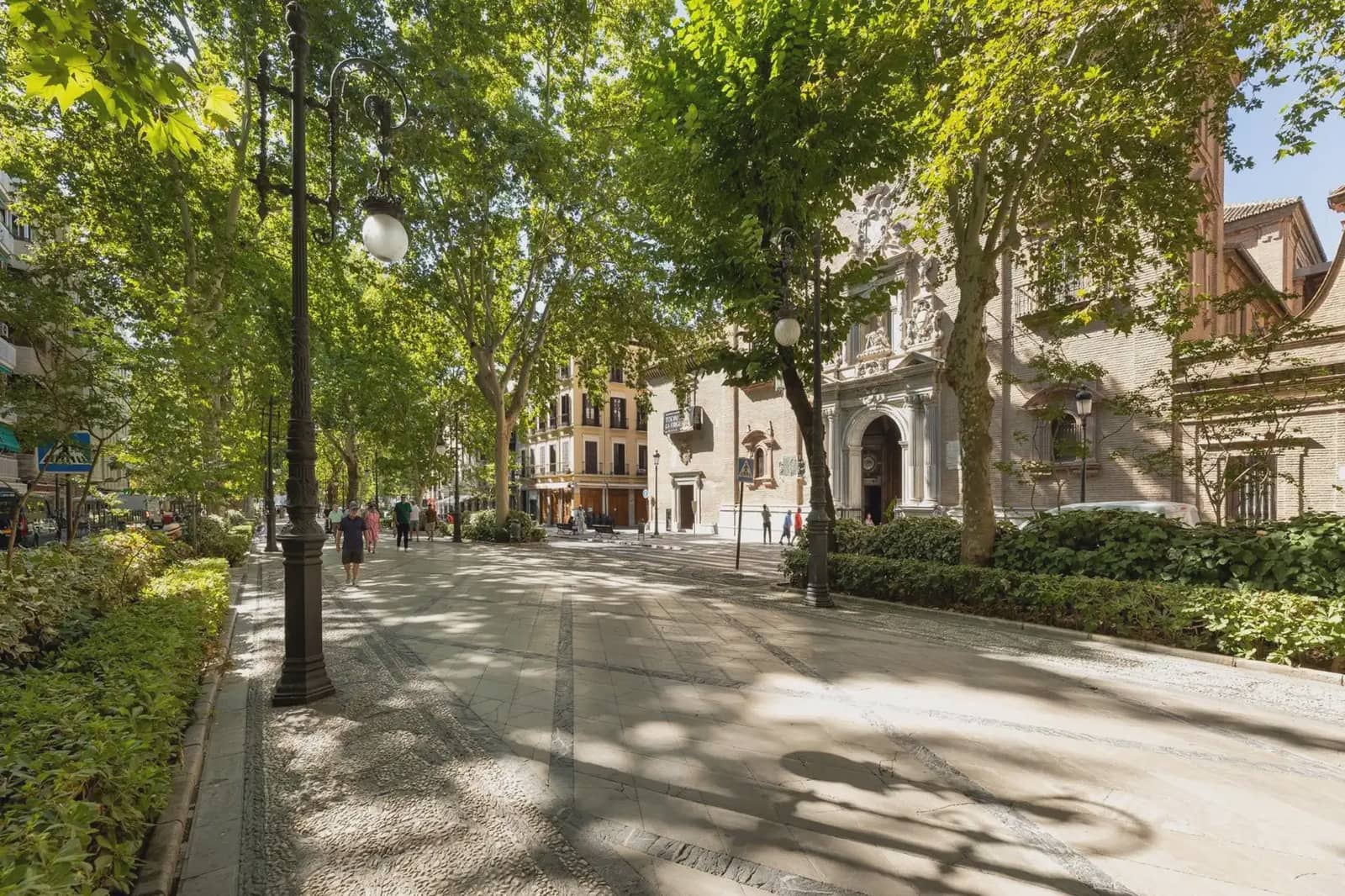 Garage for sale in Granada city - € 40,000 (Ref: 9837654)
