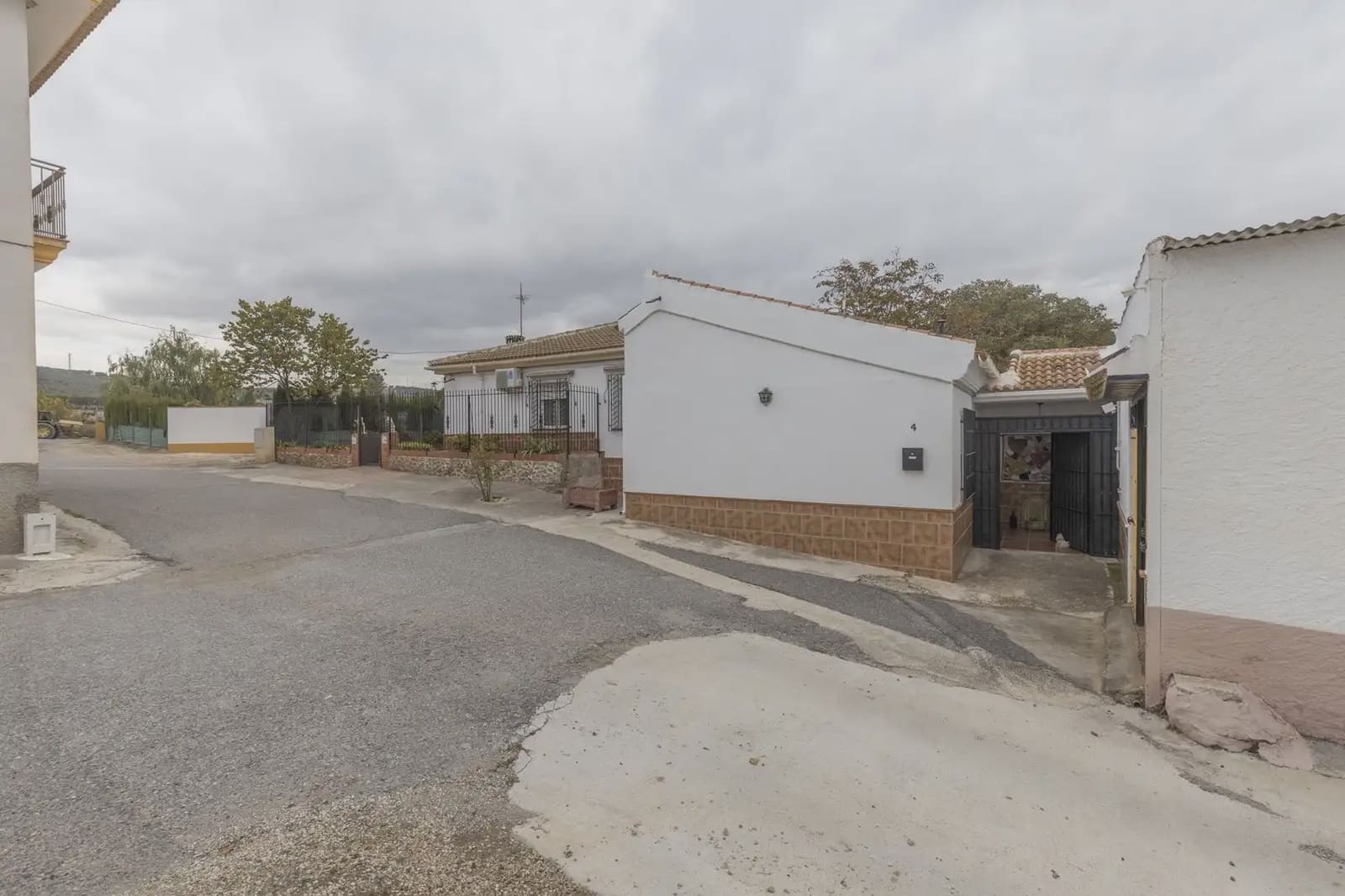 Finca/Landehus til salg i Huetor Tajar med garage - € 240.000 (Ref: 9837655)