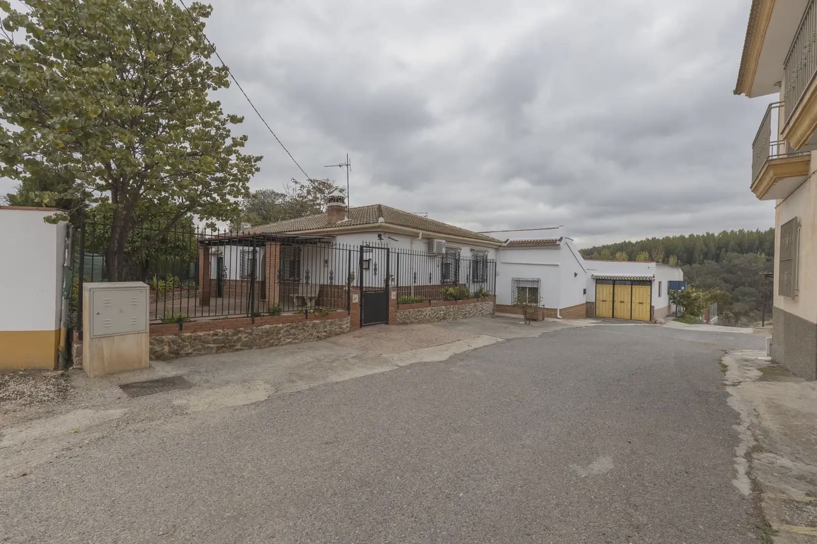 Finca/Landehus til salg i Huetor Tajar med garage - € 240.000 (Ref: 9837655)