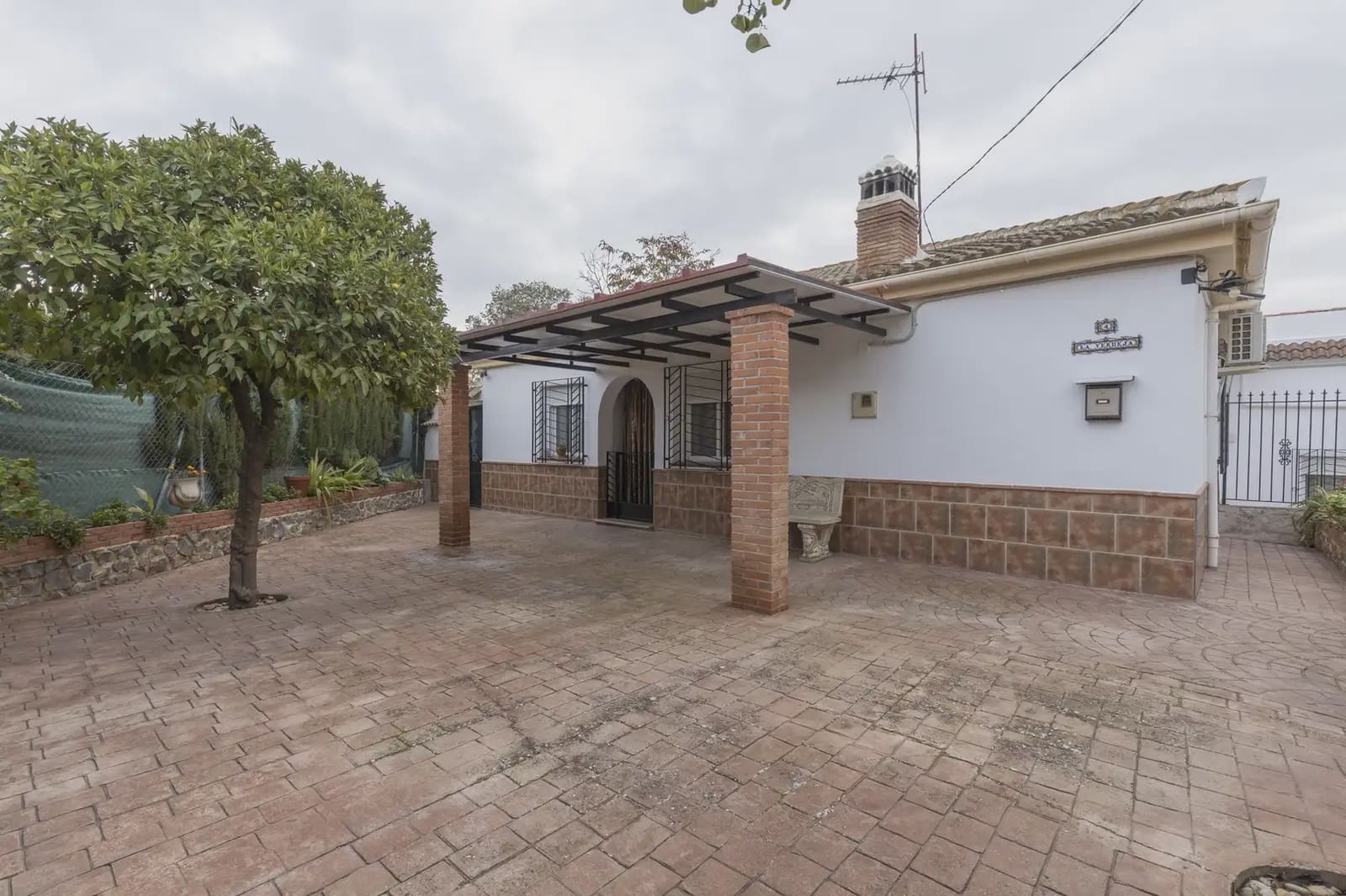 Finca/Landehus til salg i Huetor Tajar med garage - € 240.000 (Ref: 9837655)