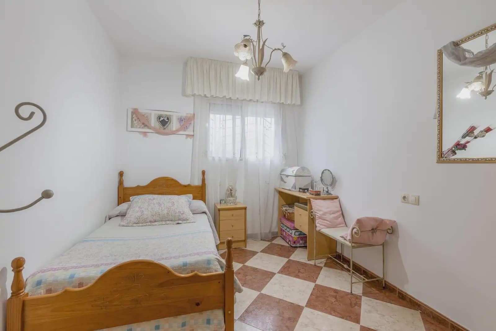 Finca/Landehus til salg i Huetor Tajar med garage - € 240.000 (Ref: 9837655)
