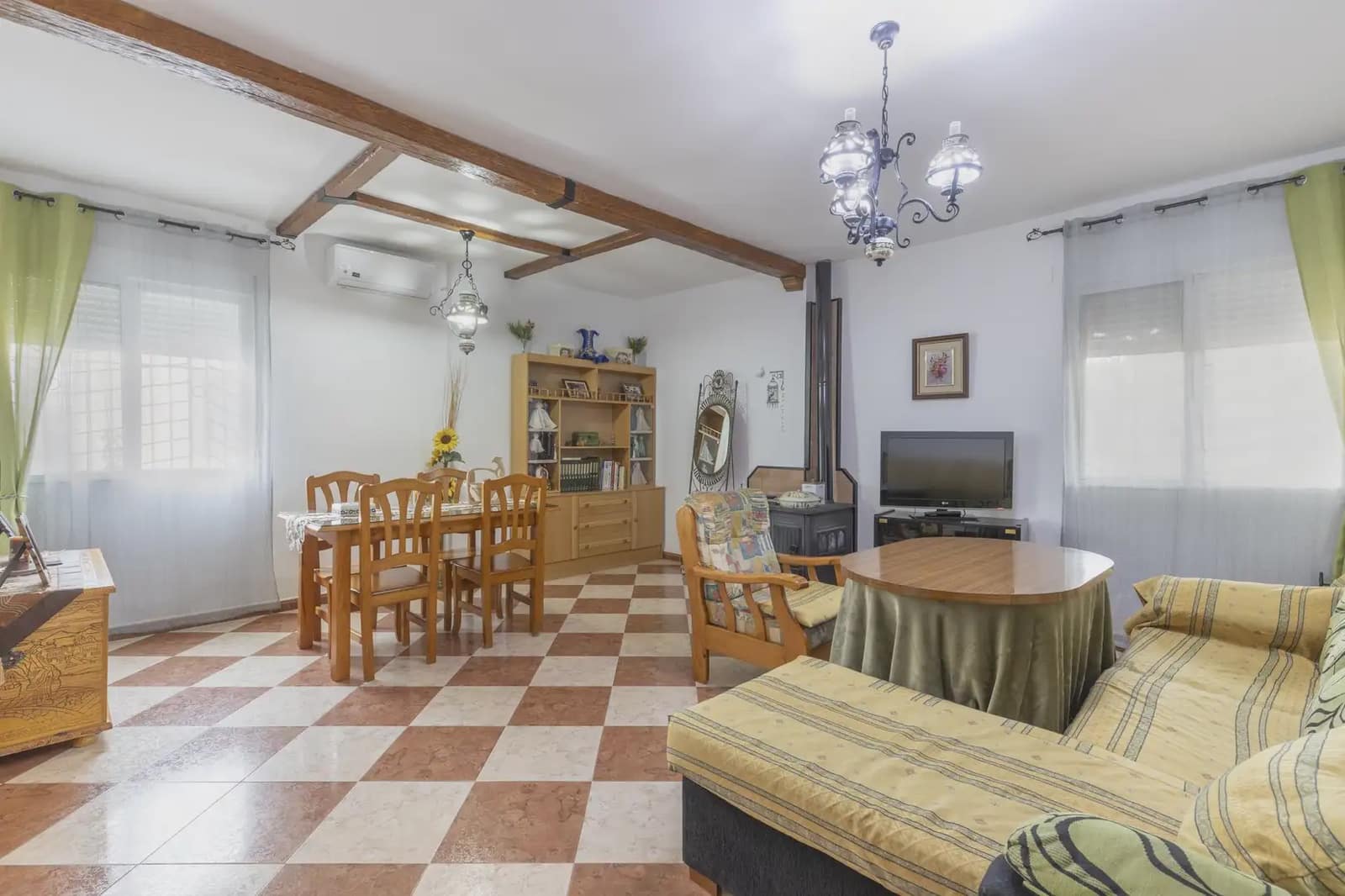 Finca/Landehus til salg i Huetor Tajar med garage - € 240.000 (Ref: 9837655)