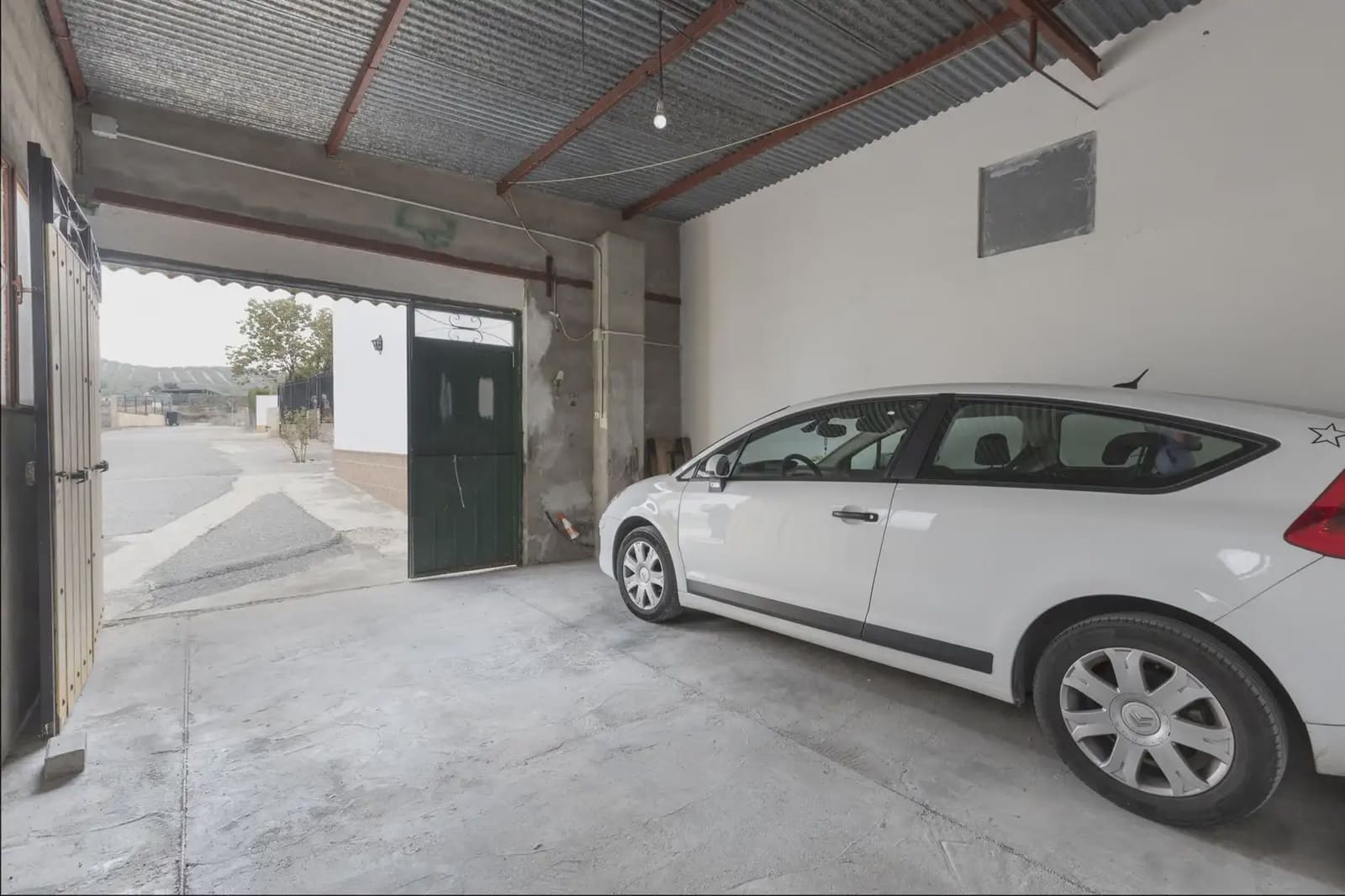Finca/Landehus til salg i Huetor Tajar med garage - € 240.000 (Ref: 9837655)