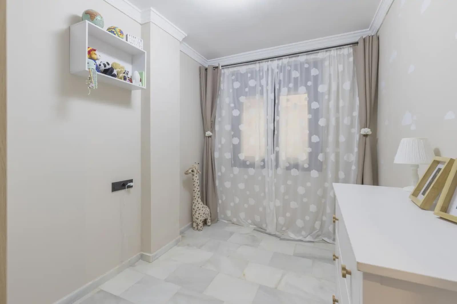 Flat for sale in Gojar with pool - € 195,000 (Ref: 9837657)