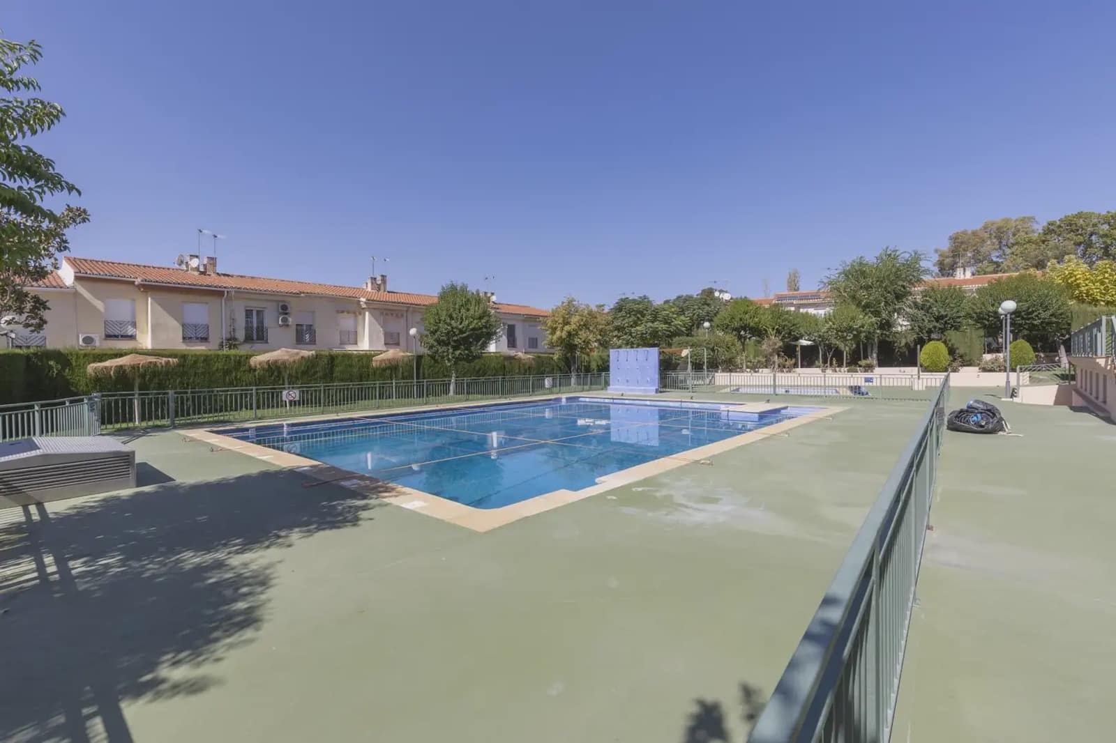 Flat for sale in Gojar with pool - € 195,000 (Ref: 9837657)
