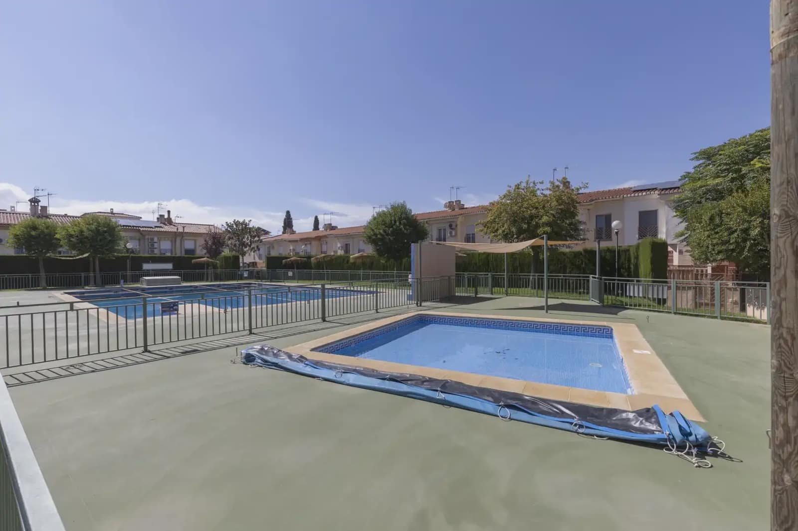 Flat for sale in Gojar with pool - € 195,000 (Ref: 9837657)