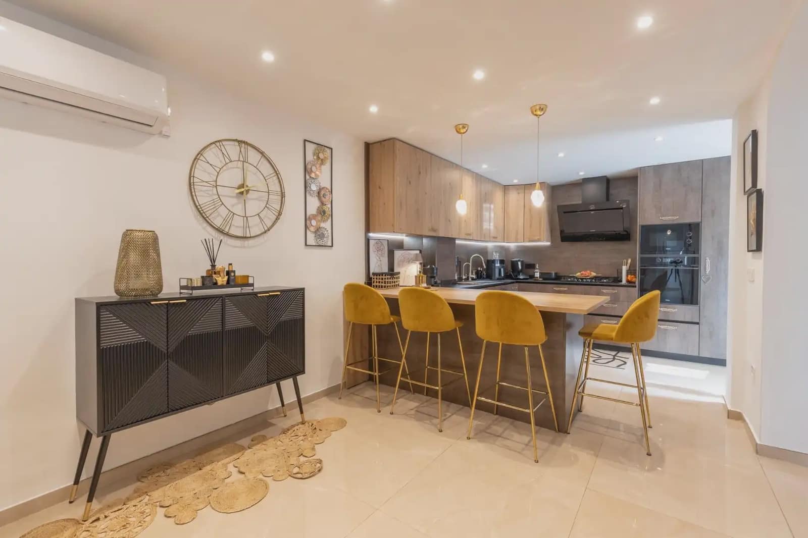 Dom blizniak na sprzedaż w Peligros z garażem - 395 000 € (Ref: 9837658)