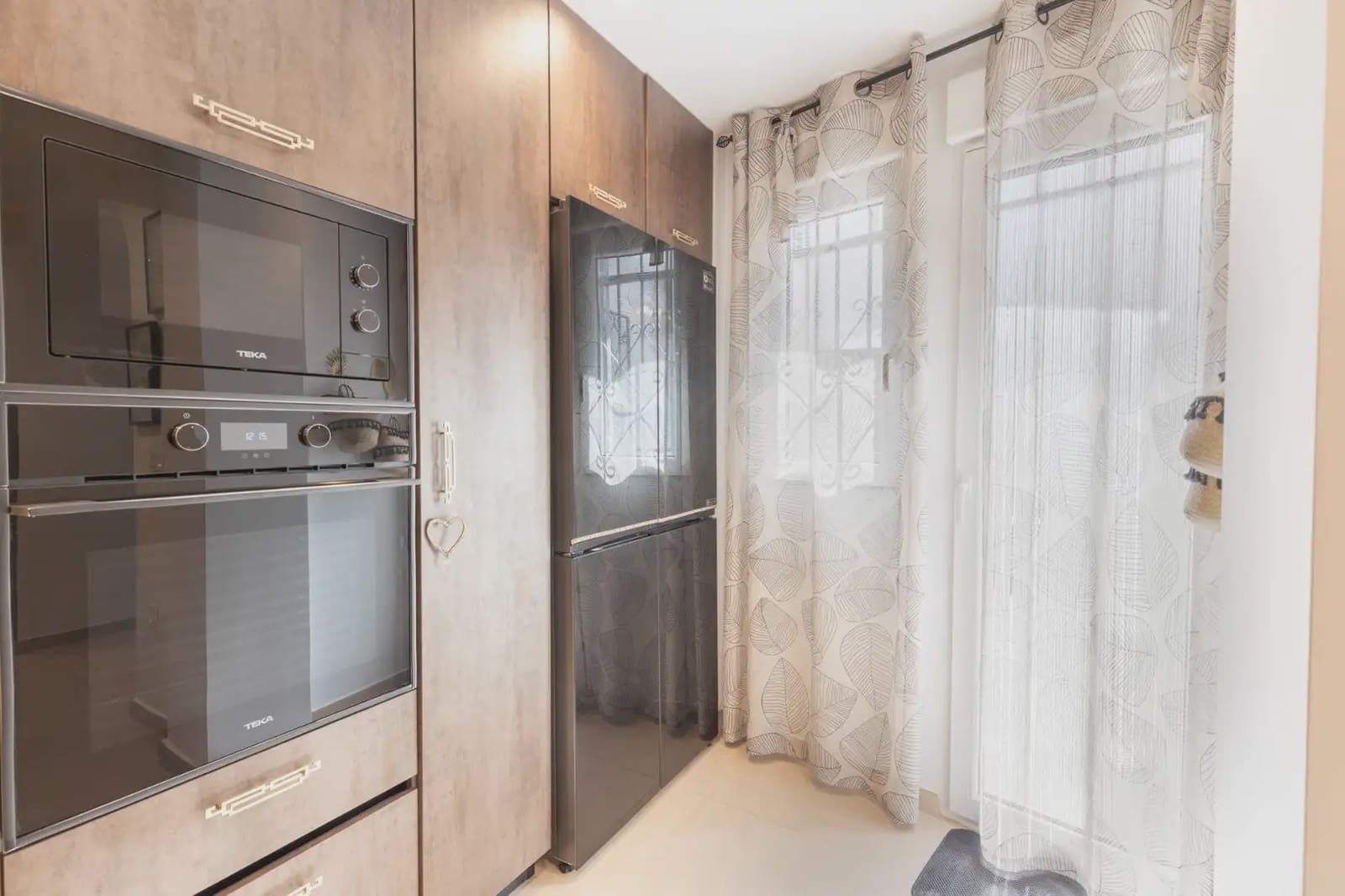 Dom blizniak na sprzedaż w Peligros z garażem - 395 000 € (Ref: 9837658)