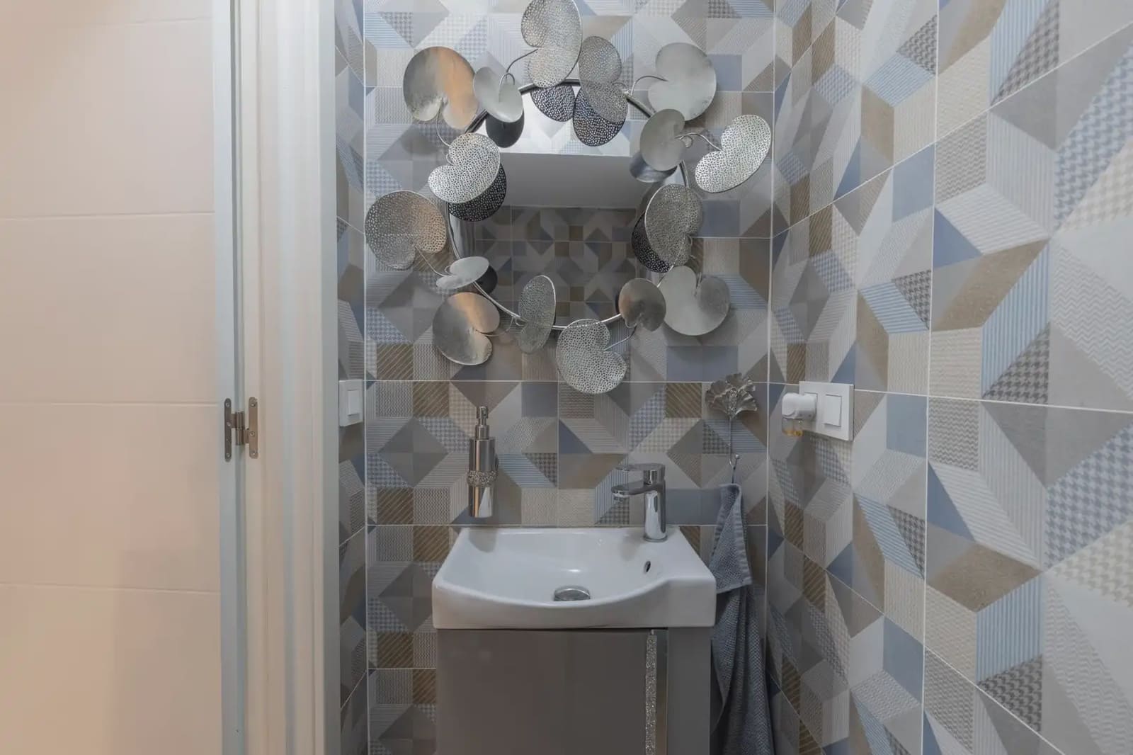 Dom blizniak na sprzedaż w Peligros z garażem - 395 000 € (Ref: 9837658)