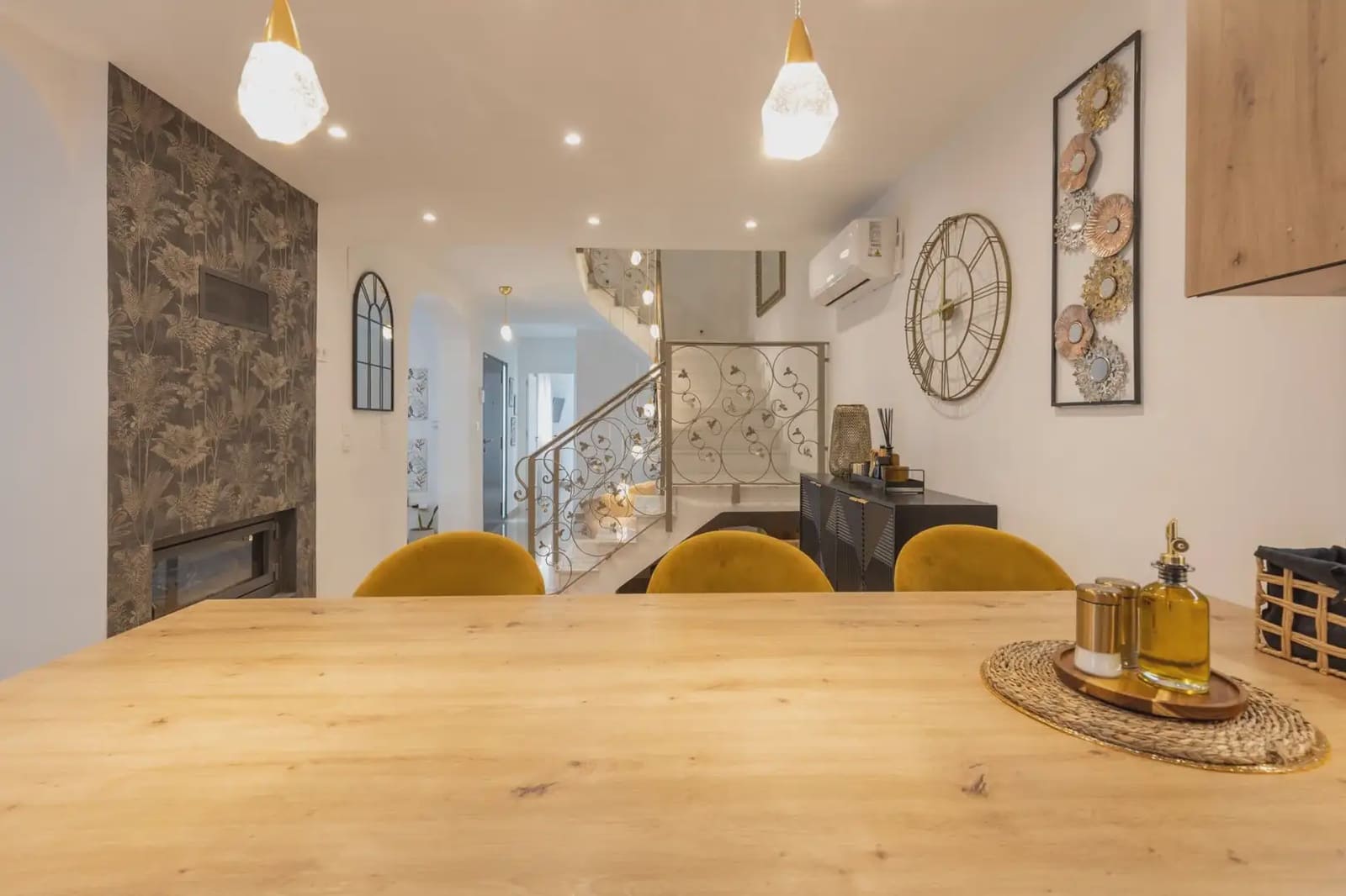 Dom blizniak na sprzedaż w Peligros z garażem - 395 000 € (Ref: 9837658)