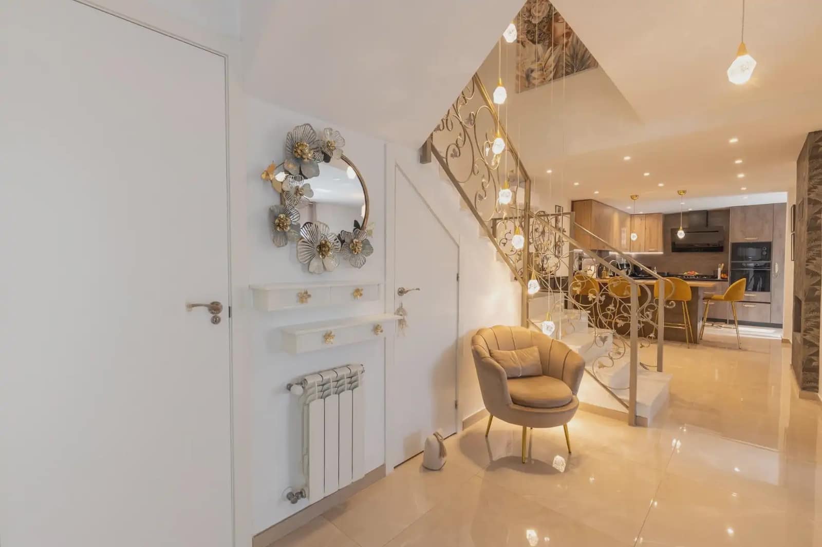 Dom blizniak na sprzedaż w Peligros z garażem - 395 000 € (Ref: 9837658)