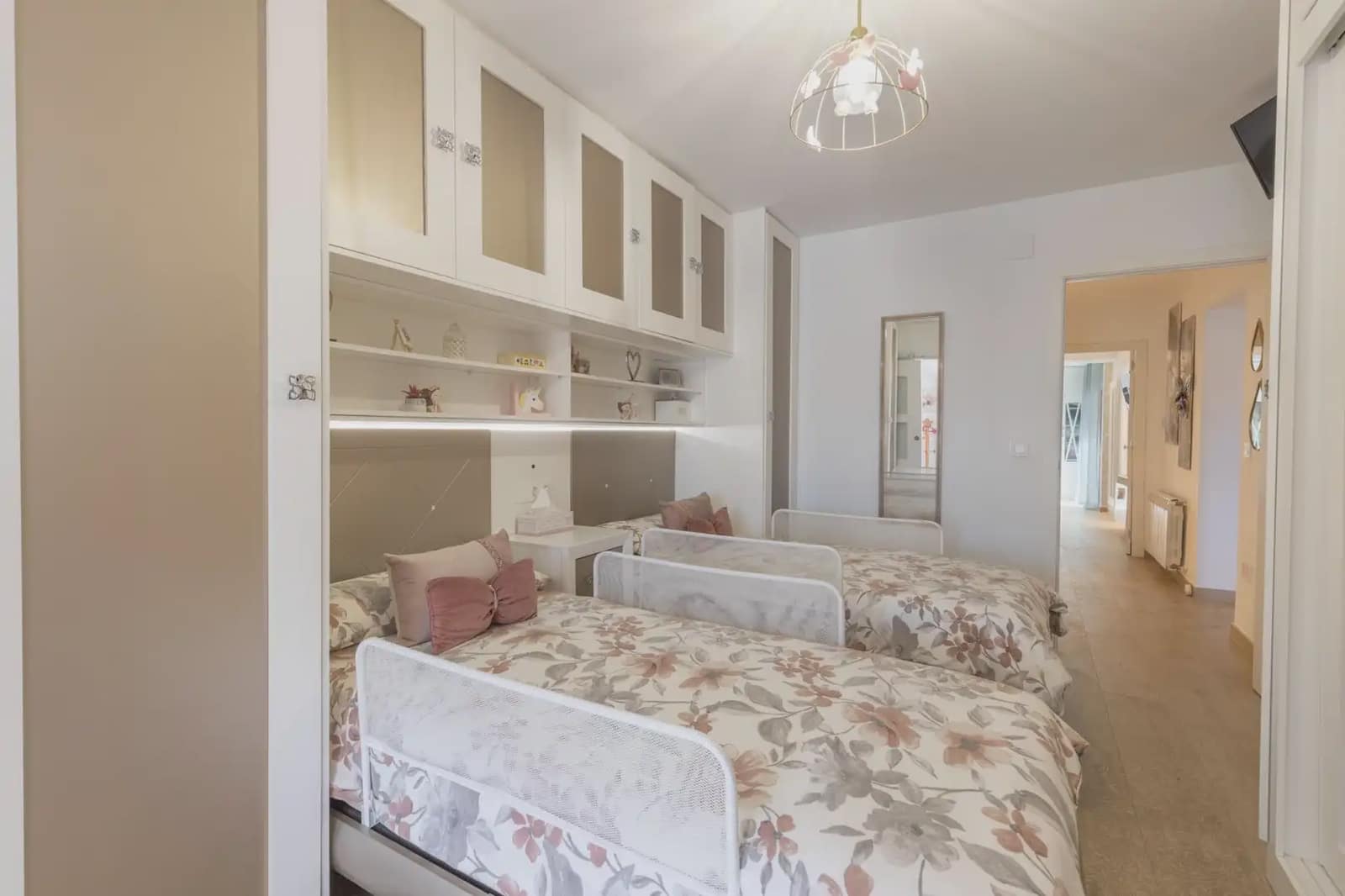 Dom blizniak na sprzedaż w Peligros z garażem - 395 000 € (Ref: 9837658)