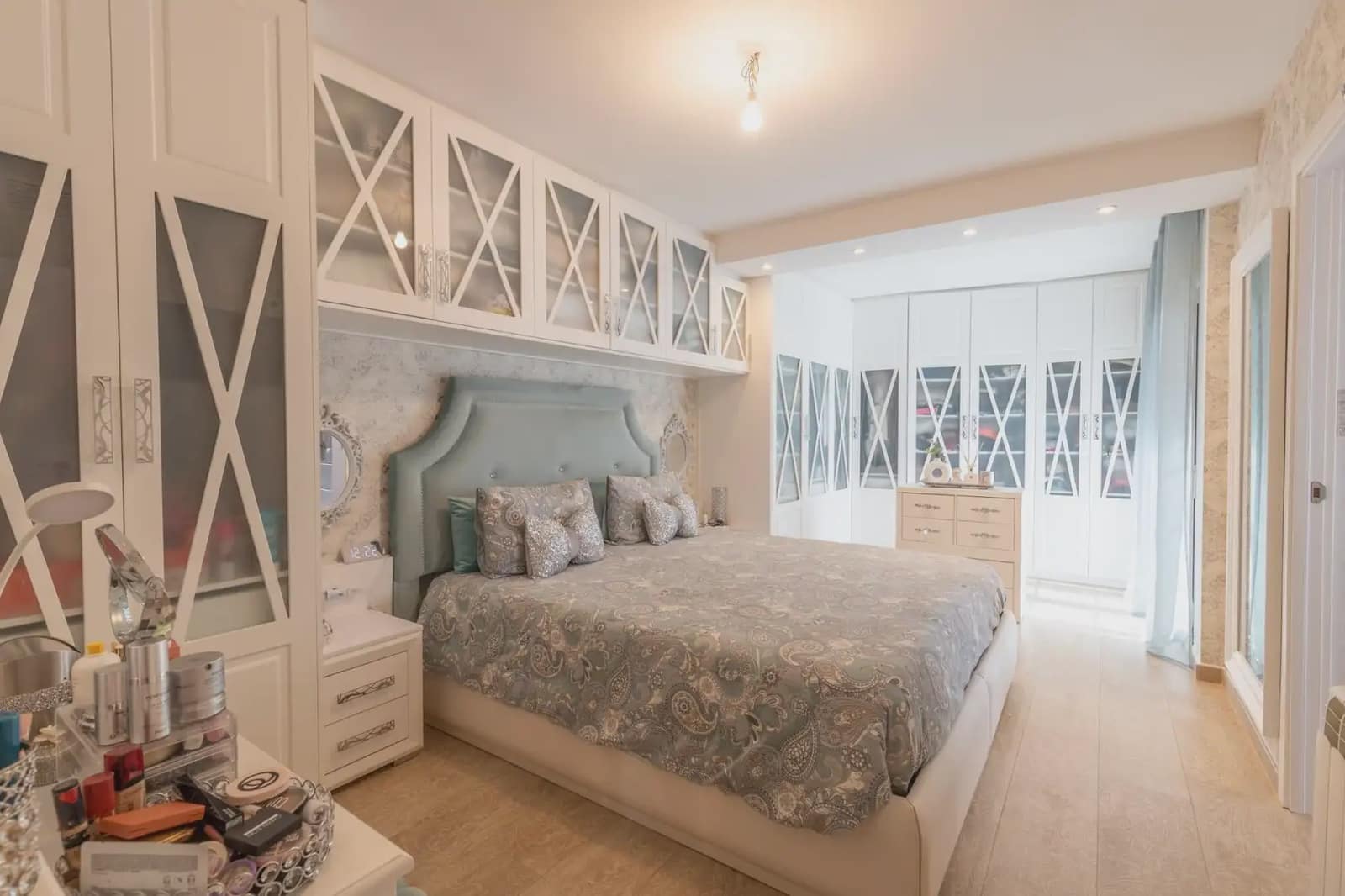 Dom blizniak na sprzedaż w Peligros z garażem - 395 000 € (Ref: 9837658)