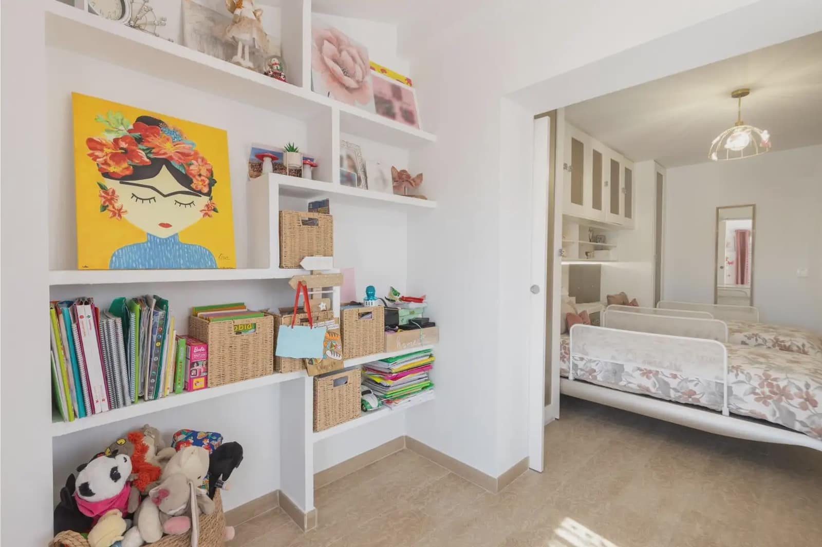 Dom blizniak na sprzedaż w Peligros z garażem - 395 000 € (Ref: 9837658)