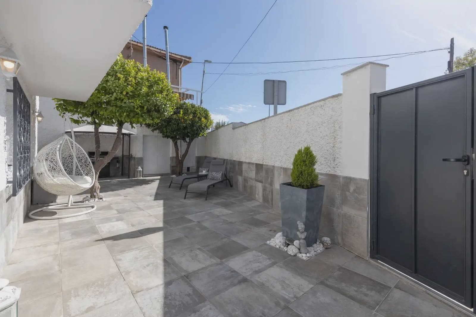 Dom blizniak na sprzedaż w Peligros z garażem - 395 000 € (Ref: 9837658)