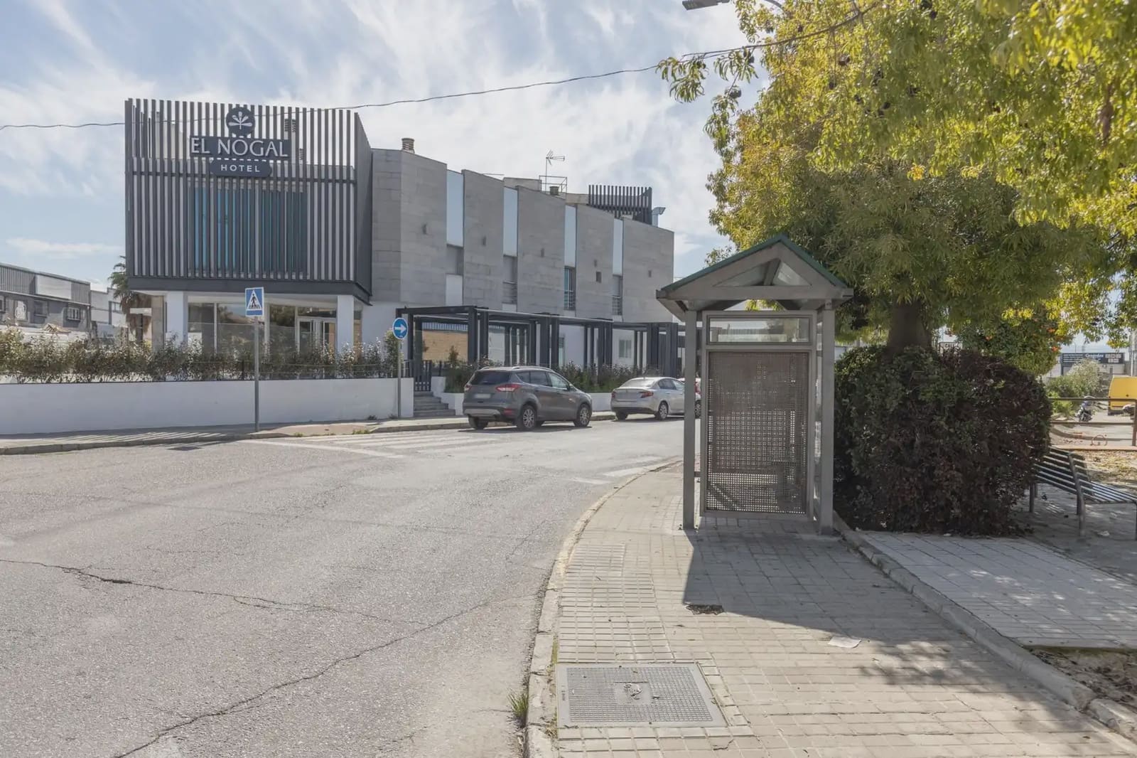 Dom blizniak na sprzedaż w Peligros z garażem - 395 000 € (Ref: 9837658)