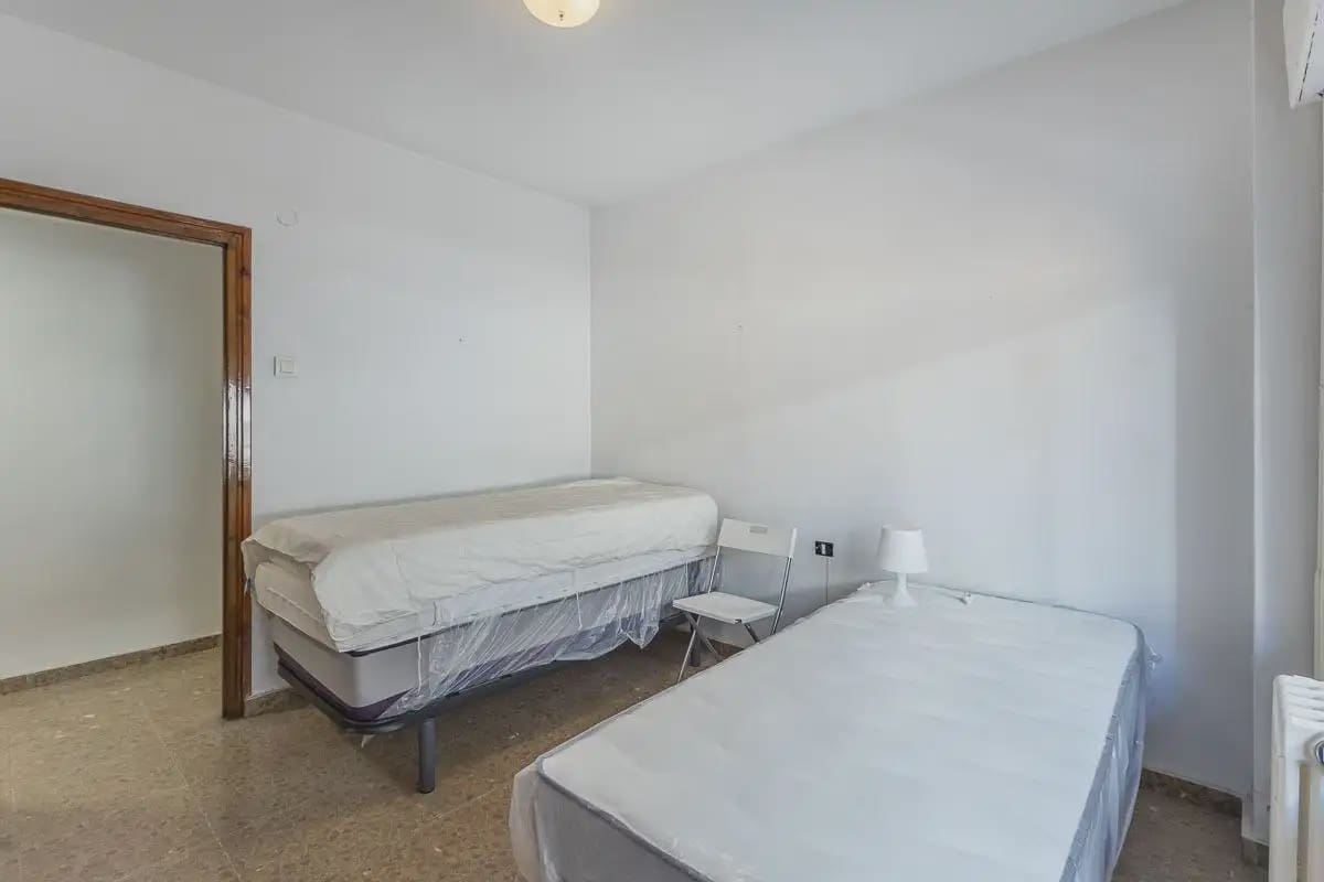 Lägenhet till salu i Granada stad med garage - 420 000 € (Ref: 9837660)