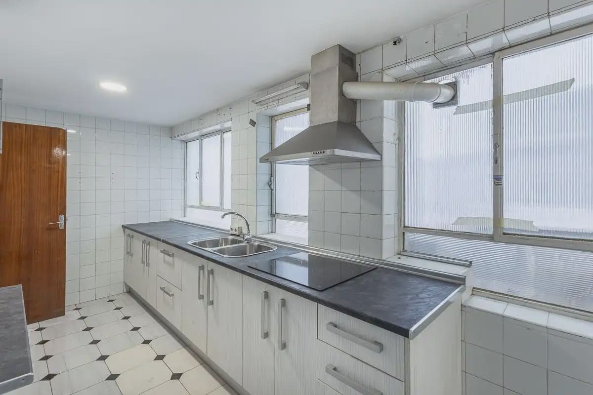 Lägenhet till salu i Granada stad med garage - 420 000 € (Ref: 9837660)