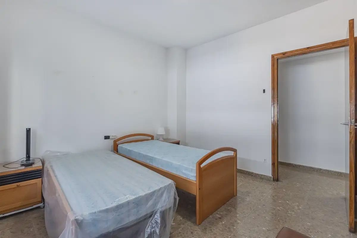Lägenhet till salu i Granada stad med garage - 420 000 € (Ref: 9837660)