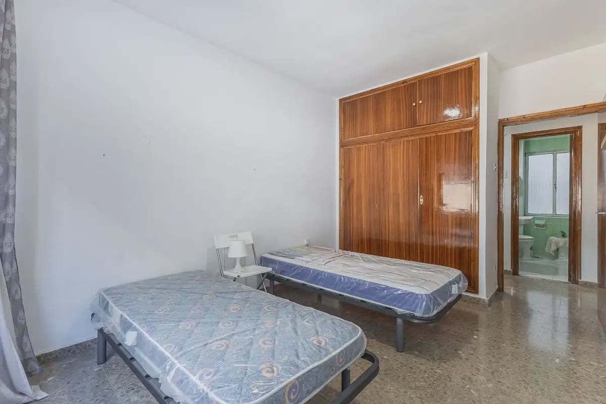 Lägenhet till salu i Granada stad med garage - 420 000 € (Ref: 9837660)