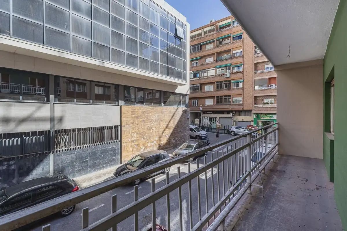Lägenhet till salu i Granada stad med garage - 420 000 € (Ref: 9837660)