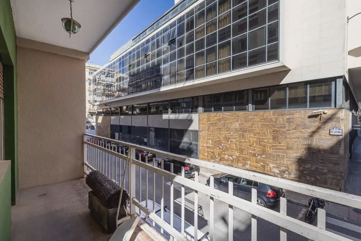 Lägenhet till salu i Granada stad med garage - 420 000 € (Ref: 9837660)