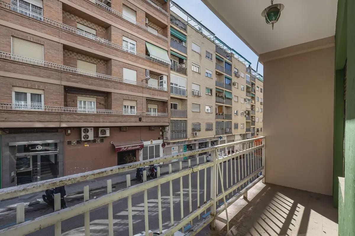 Lägenhet till salu i Granada stad med garage - 420 000 € (Ref: 9837660)
