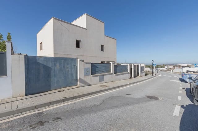 Villa til salgs i Dílar med svømmebasseng garasje - € 310 000 (Ref: 9837661)