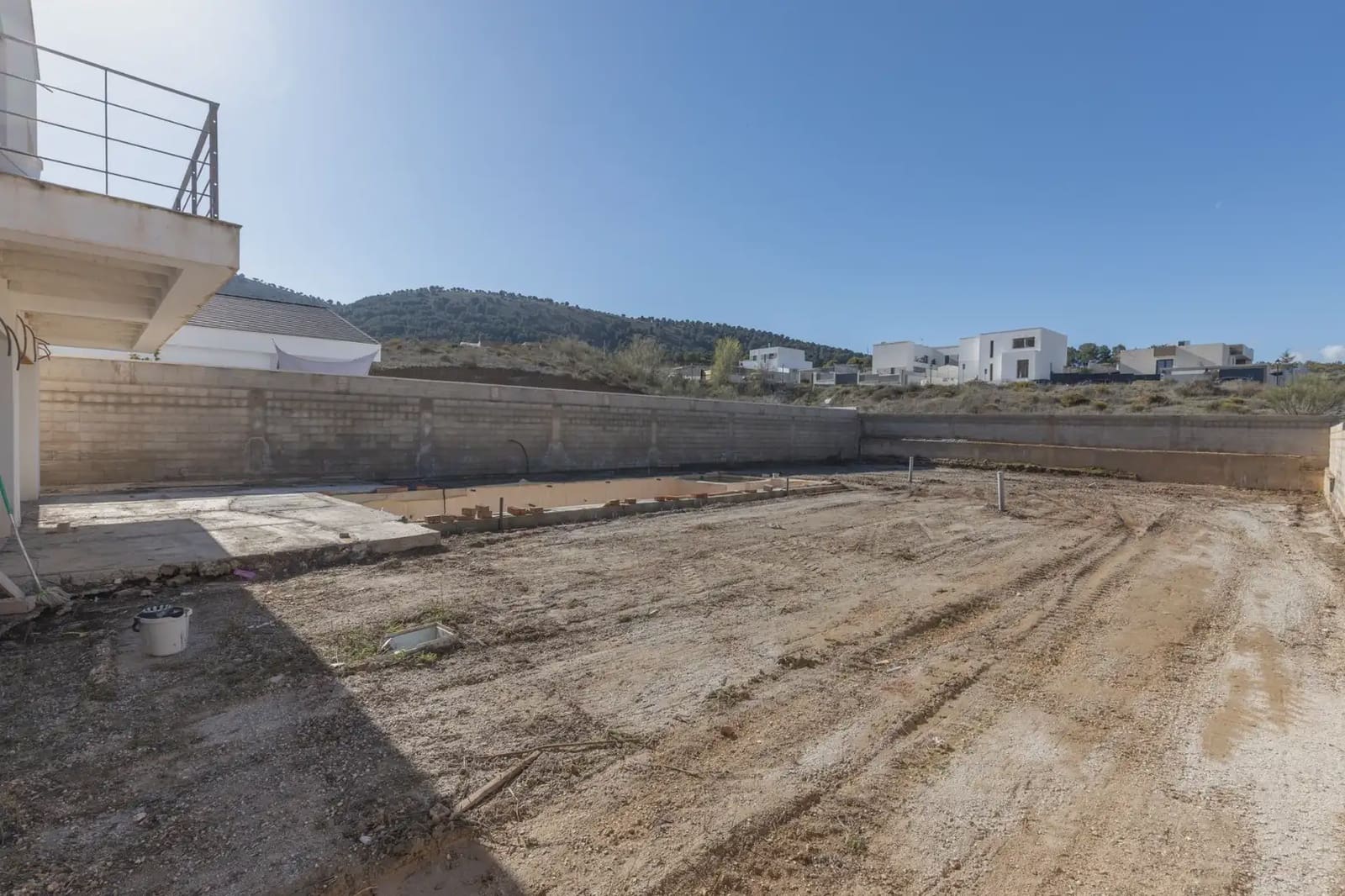 Villa for sale in Dilar with pool garage - € 310,000 (Ref: 9837661)