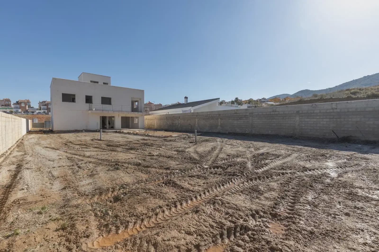Villa for sale in Dilar with pool garage - € 310,000 (Ref: 9837661)